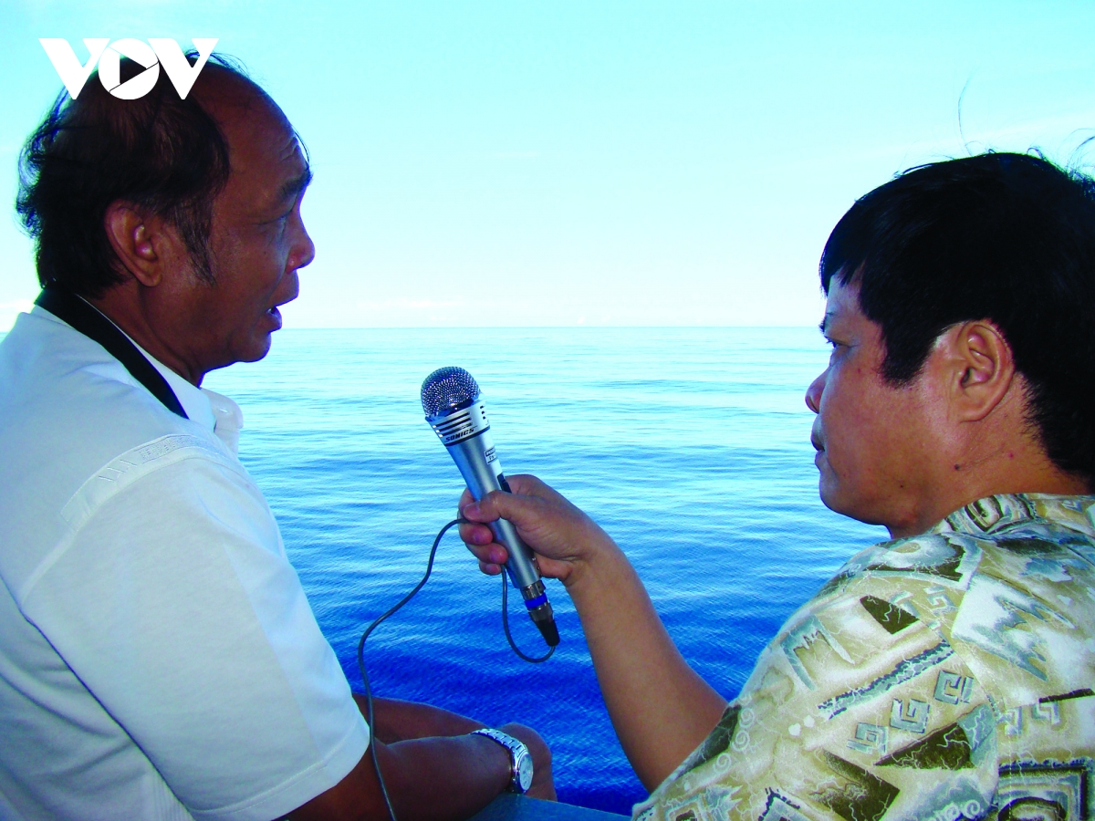 Một chuyến Trường Sa và show phát thanh trực tiếp